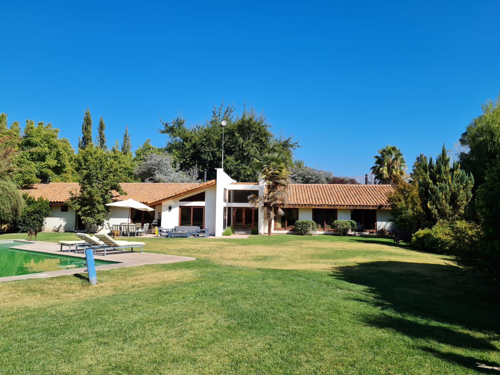 Hermosa Casa, Amplitud y Naturaleza
